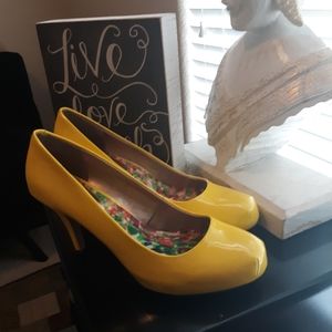 Madden Girl yellow heels 🌻